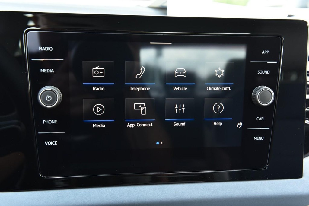 Volkswagen Jetta Vehicle Full-screen Gallery Image 14