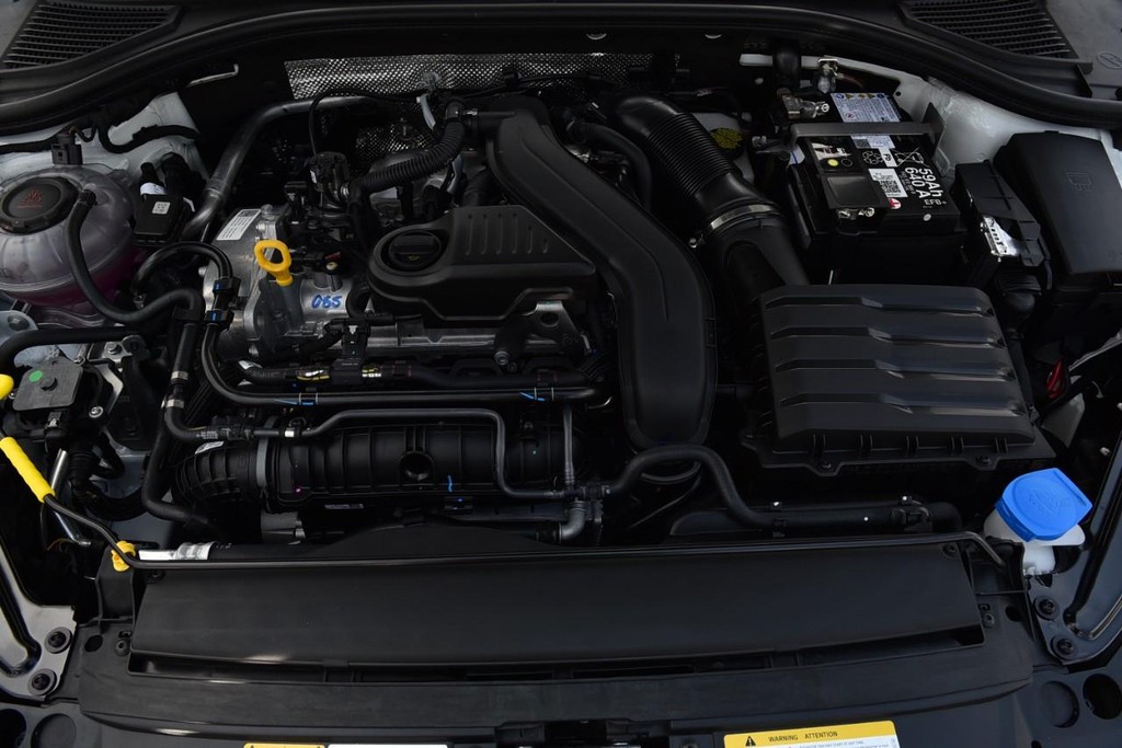 Volkswagen Jetta Vehicle Full-screen Gallery Image 24