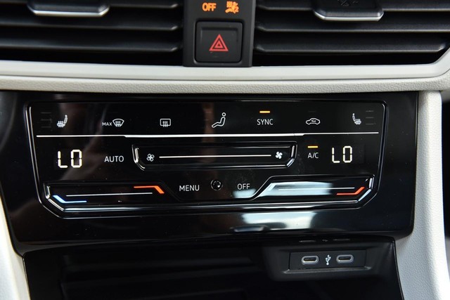 Volkswagen Jetta Vehicle Image 15