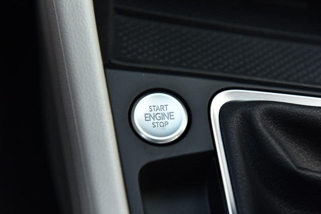 Volkswagen Jetta Vehicle Image 17