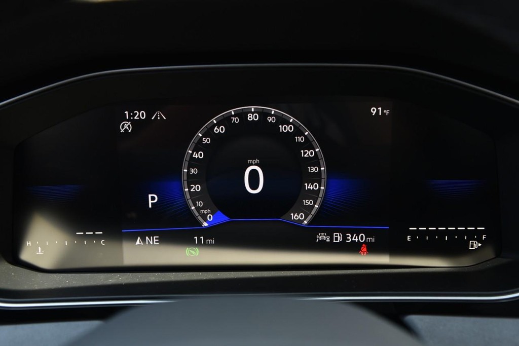 Volkswagen Jetta Vehicle Full-screen Gallery Image 12