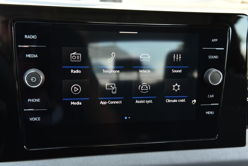 Volkswagen Jetta Vehicle Full-screen Gallery Image 14