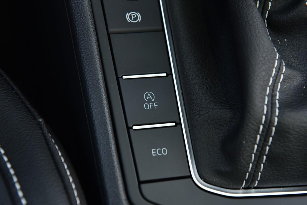 Volkswagen Jetta Vehicle Full-screen Gallery Image 18