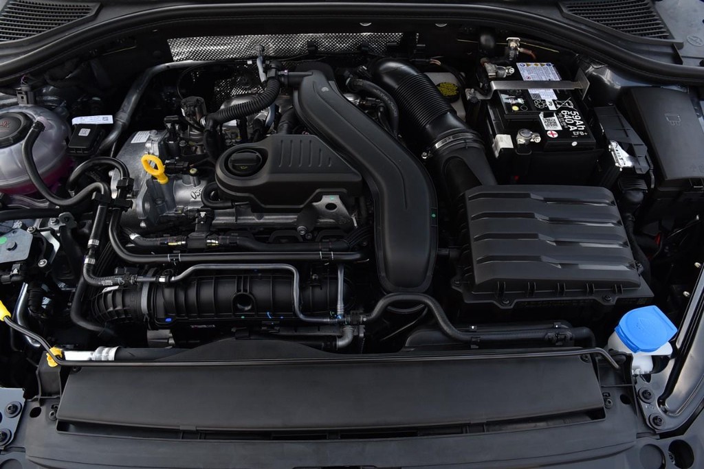 Volkswagen Jetta Vehicle Full-screen Gallery Image 25