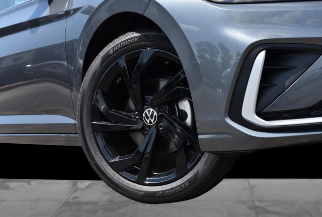 Volkswagen Jetta Vehicle Image 03