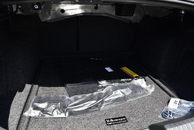 Volkswagen Jetta Vehicle Image 24