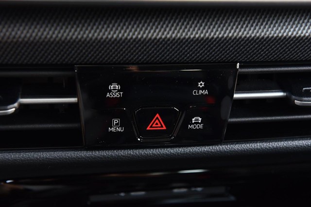 Volkswagen Golf GTI Vehicle Image 15