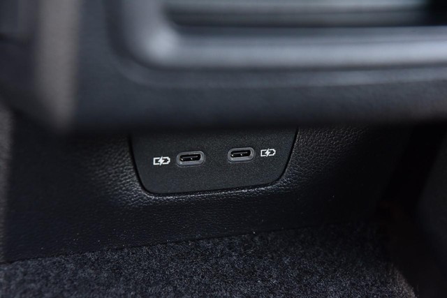 Volkswagen Golf GTI Vehicle Image 24