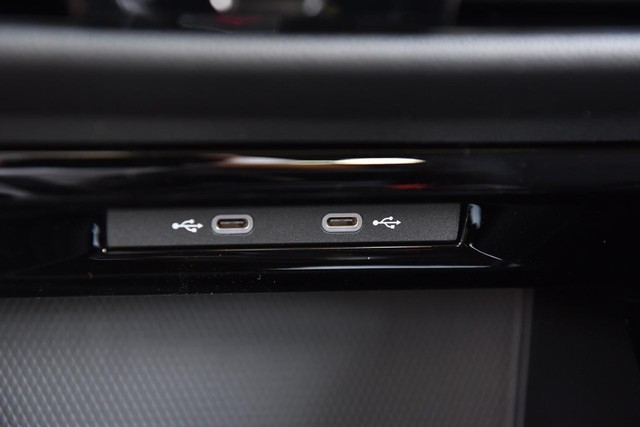 Volkswagen Golf GTI Vehicle Image 16