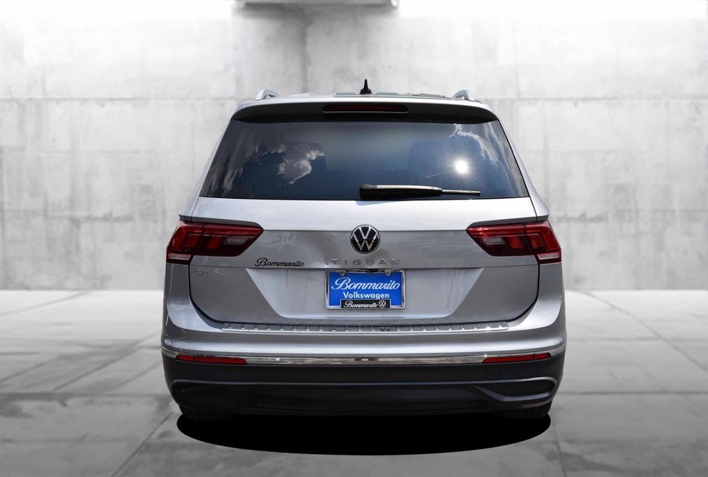 Volkswagen Tiguan Vehicle Full-screen Gallery Image 6