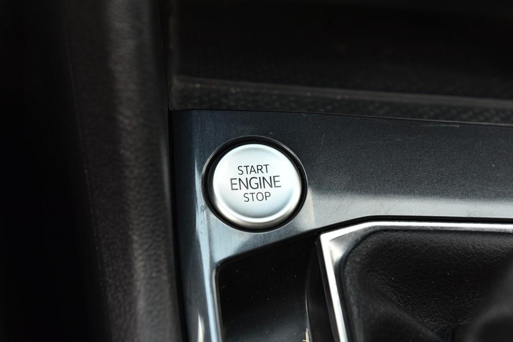 Volkswagen Tiguan Vehicle Full-screen Gallery Image 16