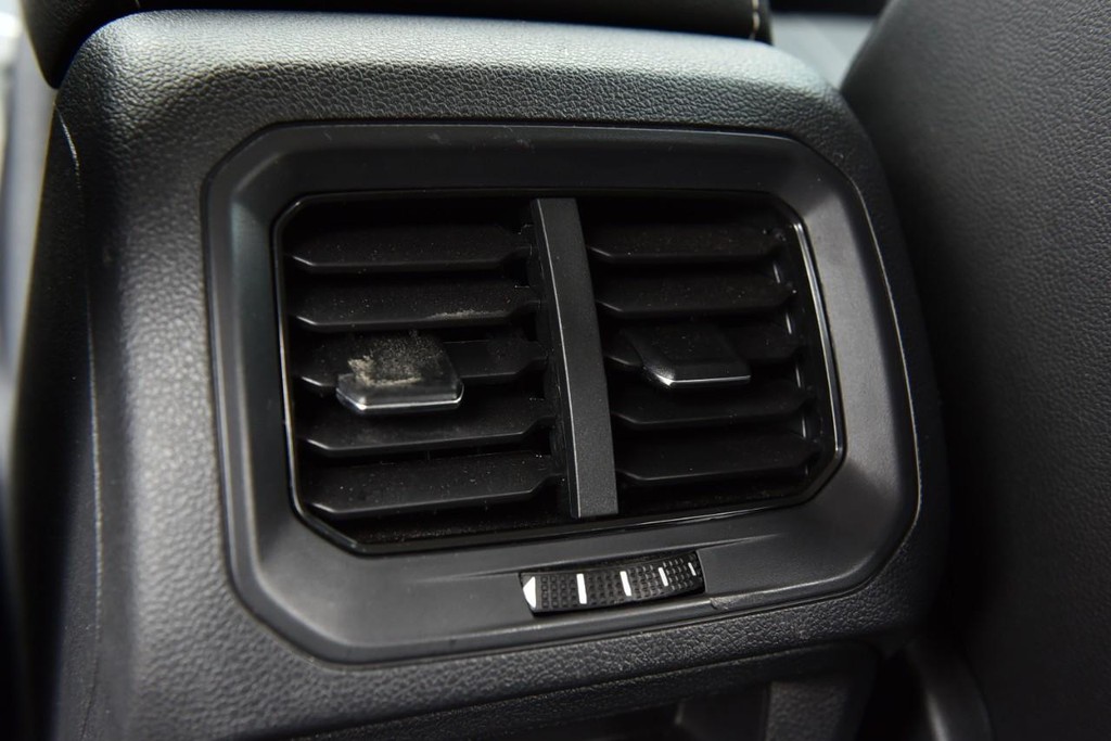 Volkswagen Tiguan Vehicle Full-screen Gallery Image 21