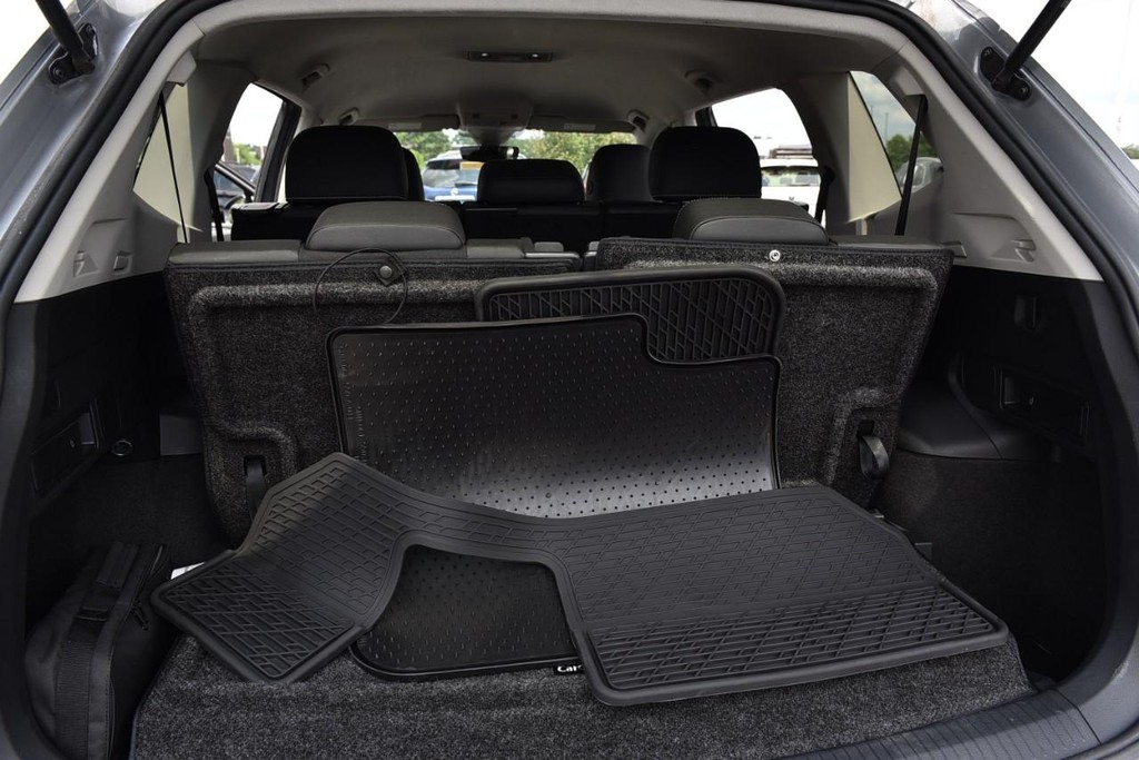 Volkswagen Tiguan Vehicle Full-screen Gallery Image 24