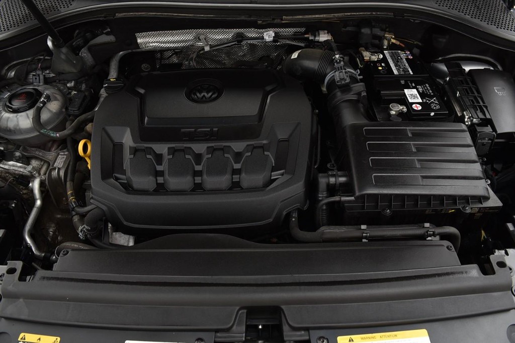Volkswagen Tiguan Vehicle Full-screen Gallery Image 25