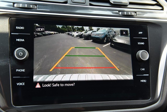 Volkswagen Tiguan Vehicle Image 12