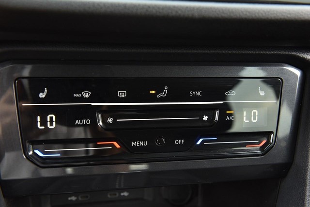 Volkswagen Tiguan Vehicle Image 14