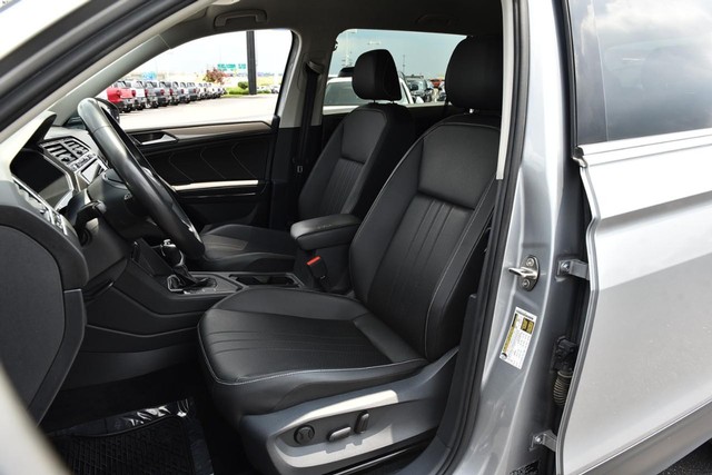 Volkswagen Tiguan Vehicle Image 18