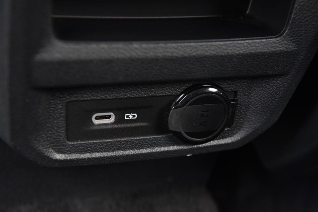 Volkswagen Tiguan Vehicle Image 22