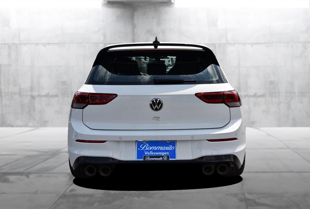 Volkswagen Golf R Vehicle Full-screen Gallery Image 6