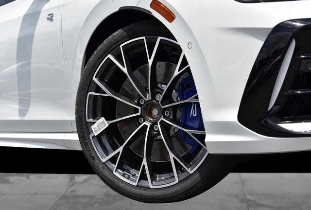 Volkswagen Golf R Vehicle Image 03