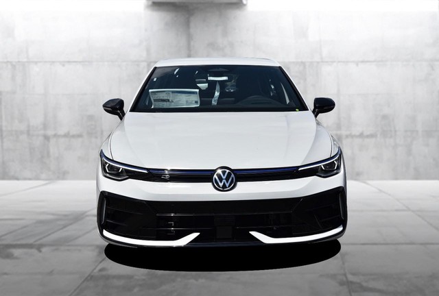 Volkswagen Golf R Vehicle Image 04