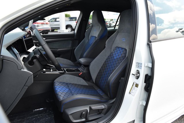 Volkswagen Golf R Vehicle Image 19