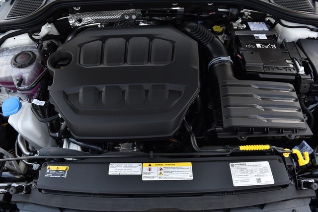 Volkswagen Golf R Vehicle Image 25