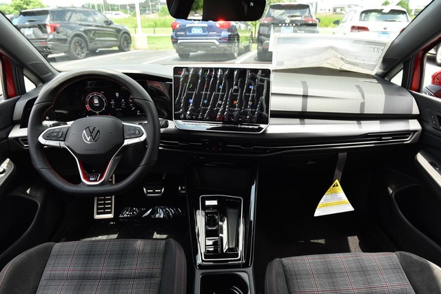 Volkswagen Golf GTI Vehicle Image 07