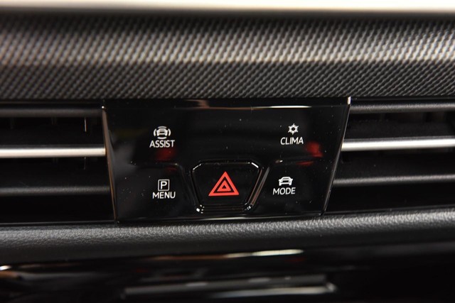Volkswagen Golf GTI Vehicle Image 15