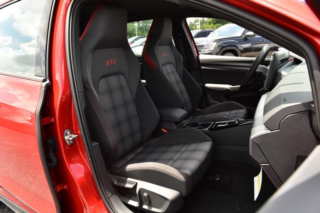 Volkswagen Golf GTI Vehicle Image 20