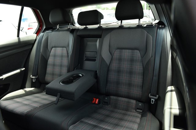 Volkswagen Golf GTI Vehicle Image 21