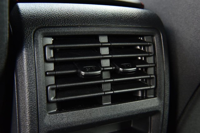 Volkswagen Golf GTI Vehicle Image 22