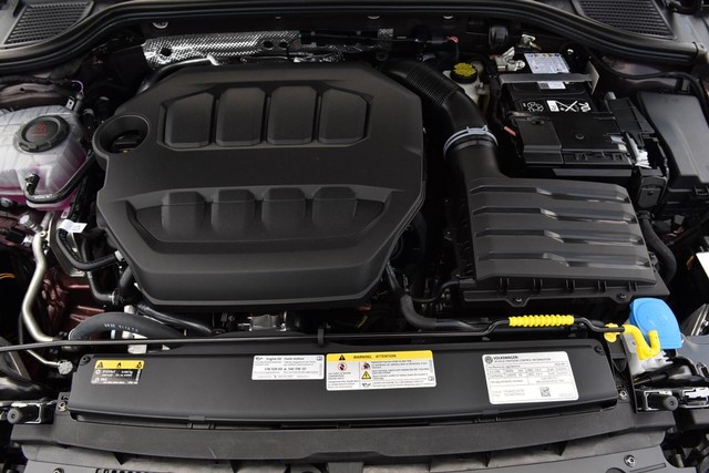 Volkswagen Golf GTI Vehicle Image 25