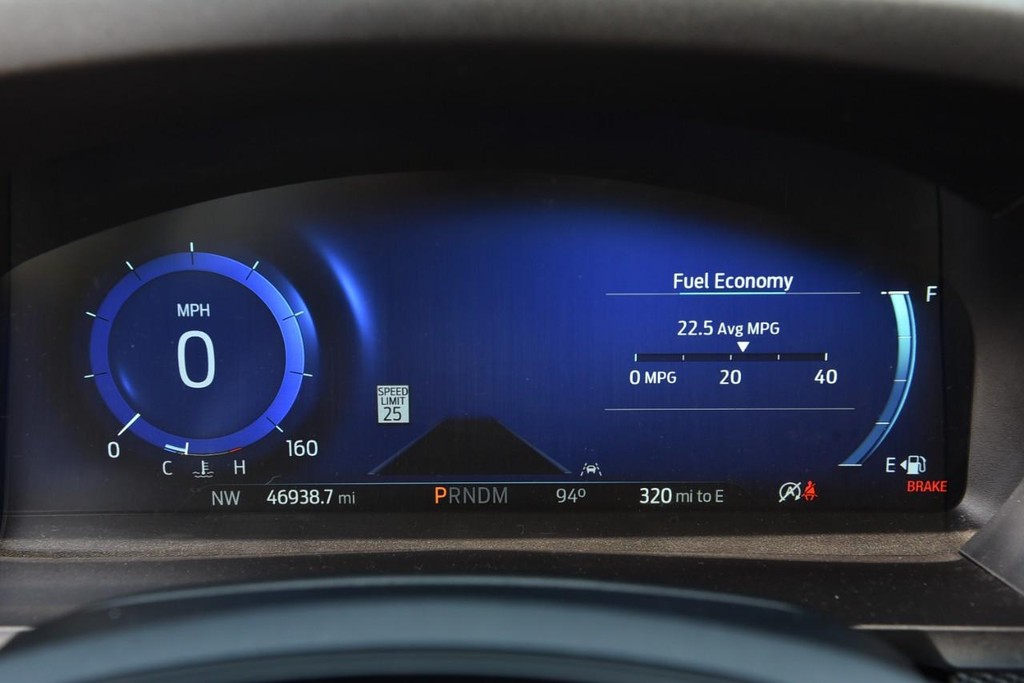 Ford Explorer Vehicle Full-screen Gallery Image 12