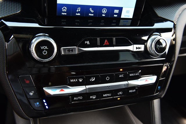 Ford Explorer Vehicle Image 14