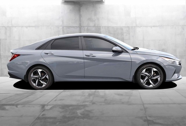 Hyundai Elantra Vehicle Image 05