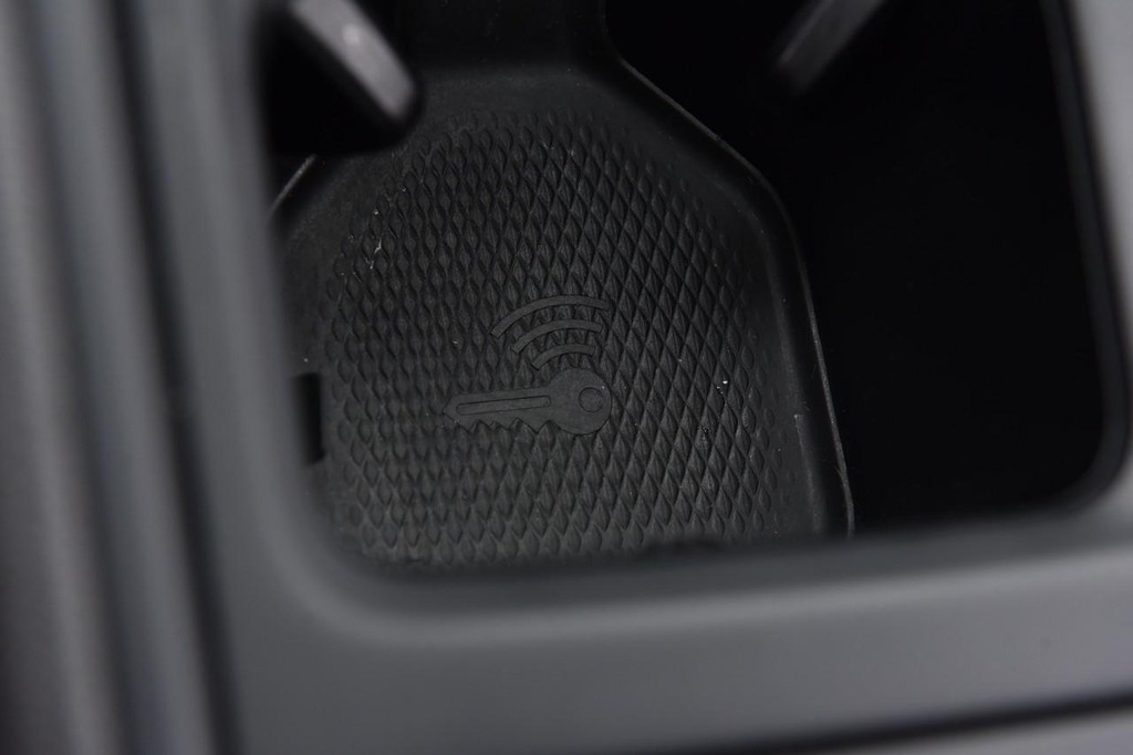 Volkswagen Tiguan Vehicle Full-screen Gallery Image 16