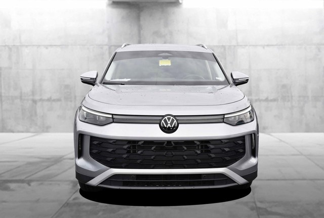 Volkswagen Tiguan Vehicle Image 04