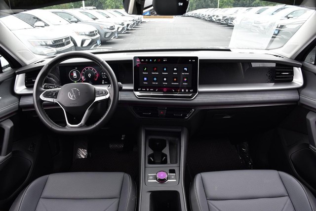Volkswagen Tiguan Vehicle Image 07