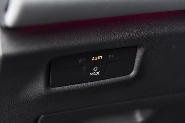 Volkswagen Tiguan Vehicle Image 11