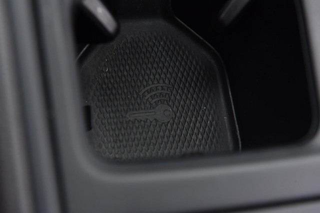 Volkswagen Tiguan Vehicle Image 16