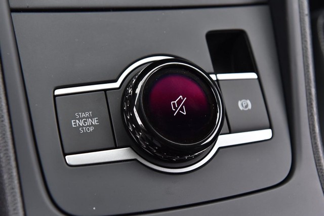Volkswagen Tiguan Vehicle Image 17