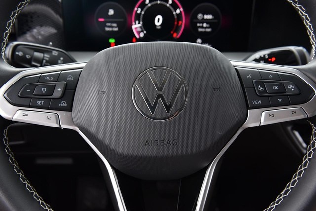 Volkswagen Tiguan Vehicle Image 18