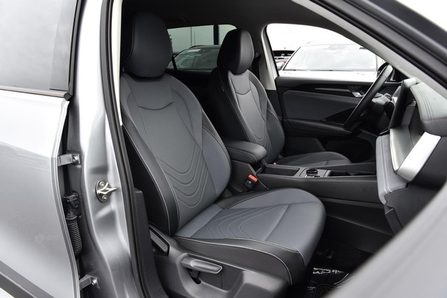 Volkswagen Tiguan Vehicle Image 20