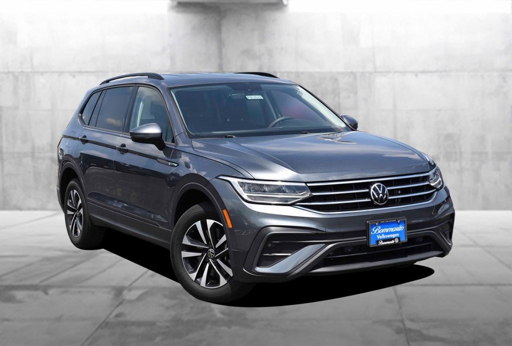 Volkswagen Tiguan Vehicle Full-screen Gallery Image 2