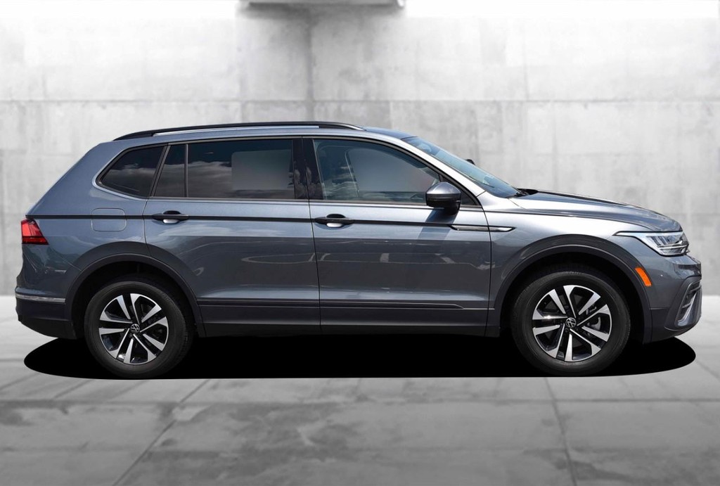Volkswagen Tiguan Vehicle Full-screen Gallery Image 5