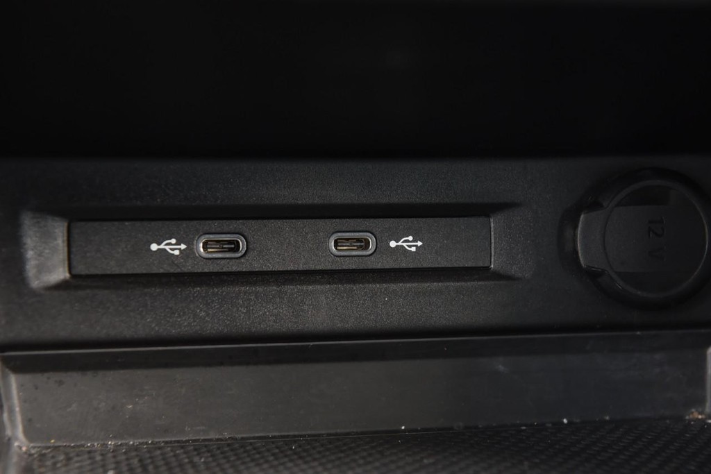 Volkswagen Tiguan Vehicle Full-screen Gallery Image 14