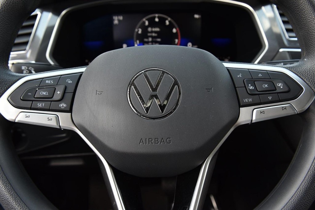 Volkswagen Tiguan Vehicle Full-screen Gallery Image 16