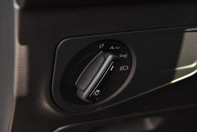 Volkswagen Tiguan Vehicle Image 09