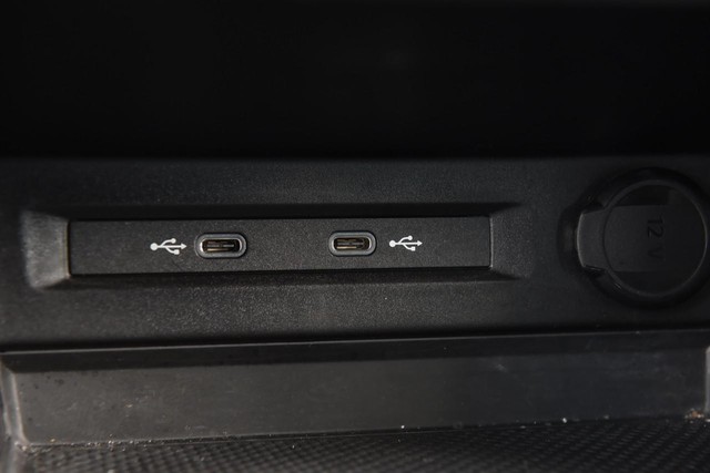 Volkswagen Tiguan Vehicle Image 14